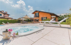 Гостиница Six-Bedroom Holiday Home in Fumane -VR-  Фумане
